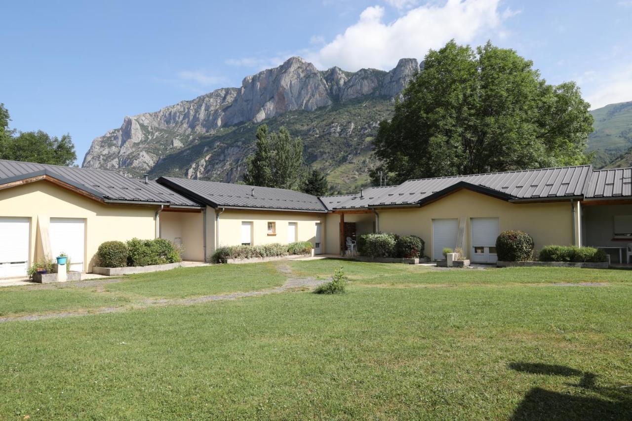 Complexe Des Oustalous Hotel Ле Кабан Екстериор снимка