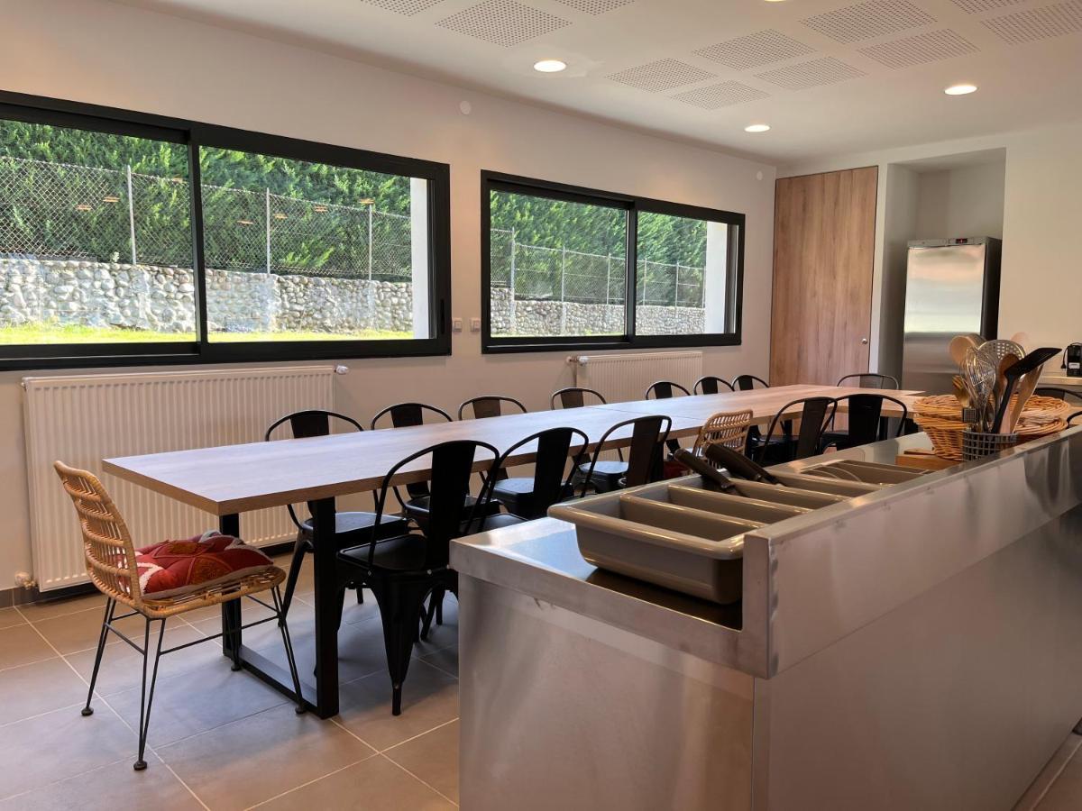 Complexe Des Oustalous Hotel Ле Кабан Екстериор снимка