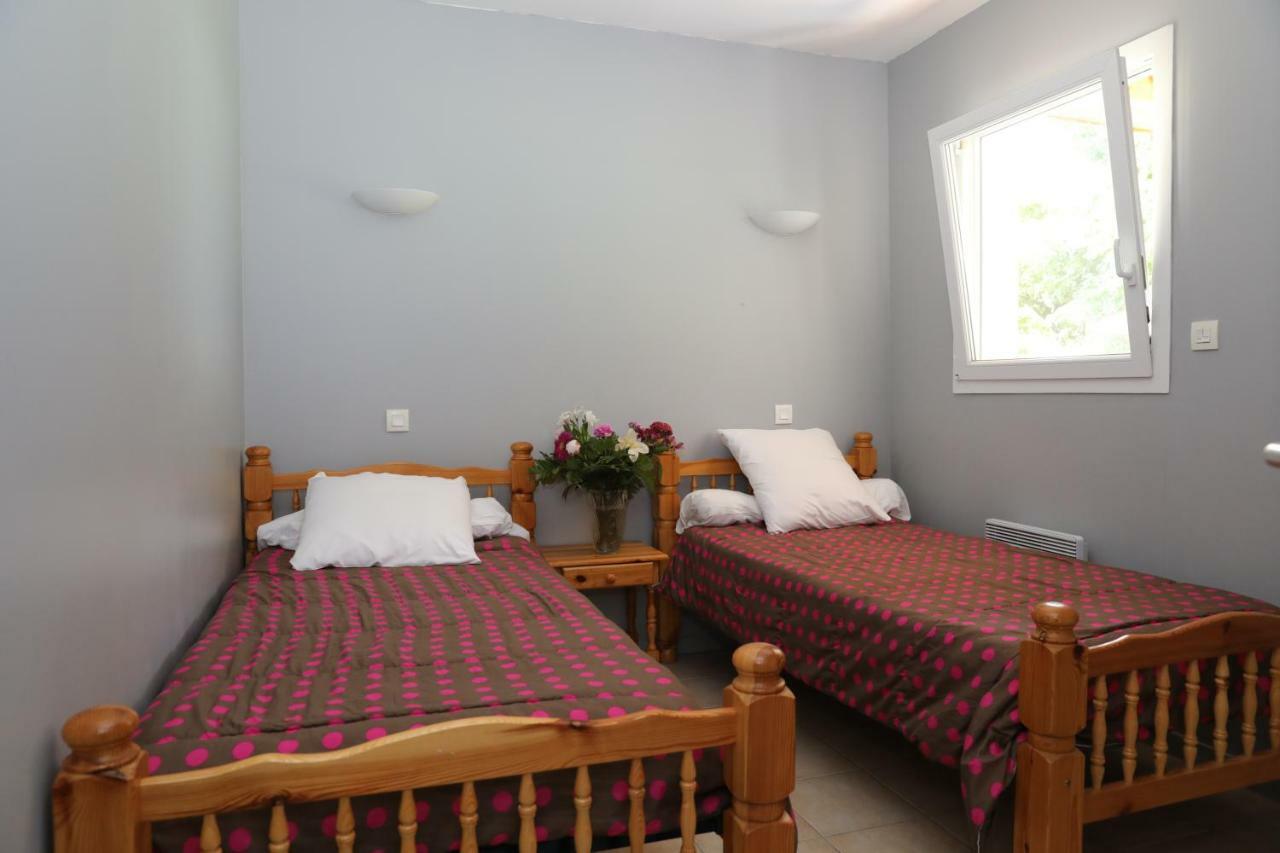 Complexe Des Oustalous Hotel Ле Кабан Екстериор снимка